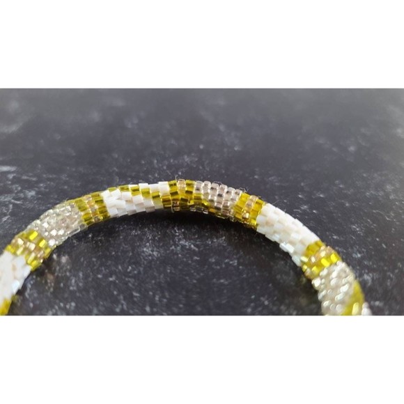 Vintage Gold and White Beaded Bracelet - Picture 9 of 10